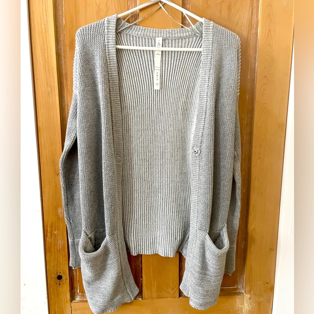 Lululemon Cardigan Knit Sweater. Excellent condition. Size 4.